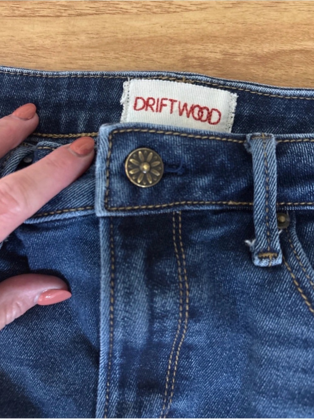 DRIFTWOOD Women's Skinny Jeans in Dark Blue Wash - Picture 2 of 3